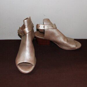EC LADIES NICOLE OPEN TOE HEELED SANDALS - 10M - SOFT GOLD LEATHER
